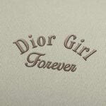 Dior-ragazza-ricami da scaricare-logo